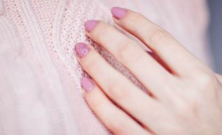 6 Beauty Tips for Beautiful Hands & Strong Nails
