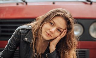 5 Stunning Examples of Dark Brown Hair